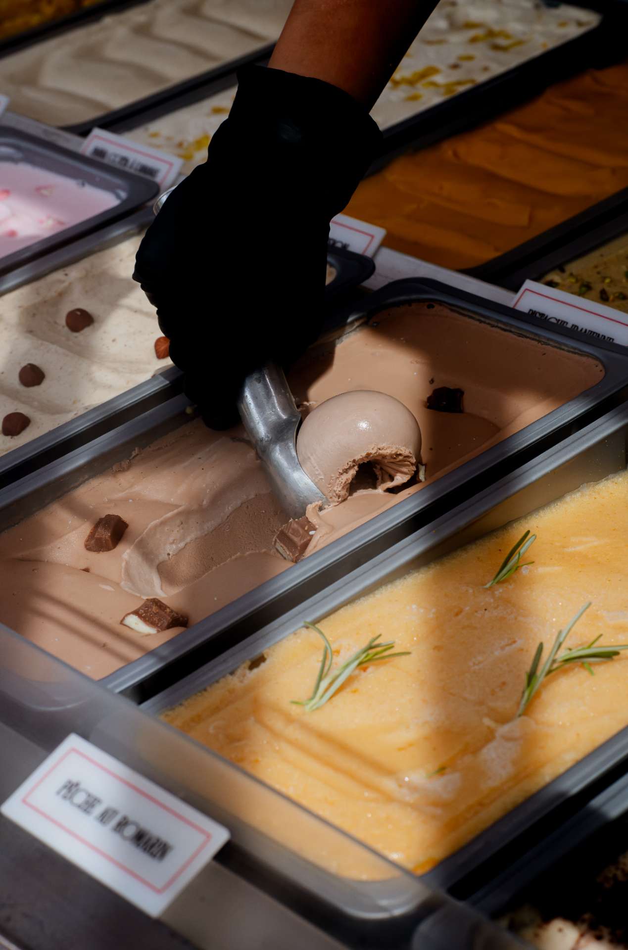 Sapore Gelateria – Café-glacier à l’ambiance italienne à Marrakech, proposant glaces artisanales, pâtisseries, plats salés et boissons gourmandes