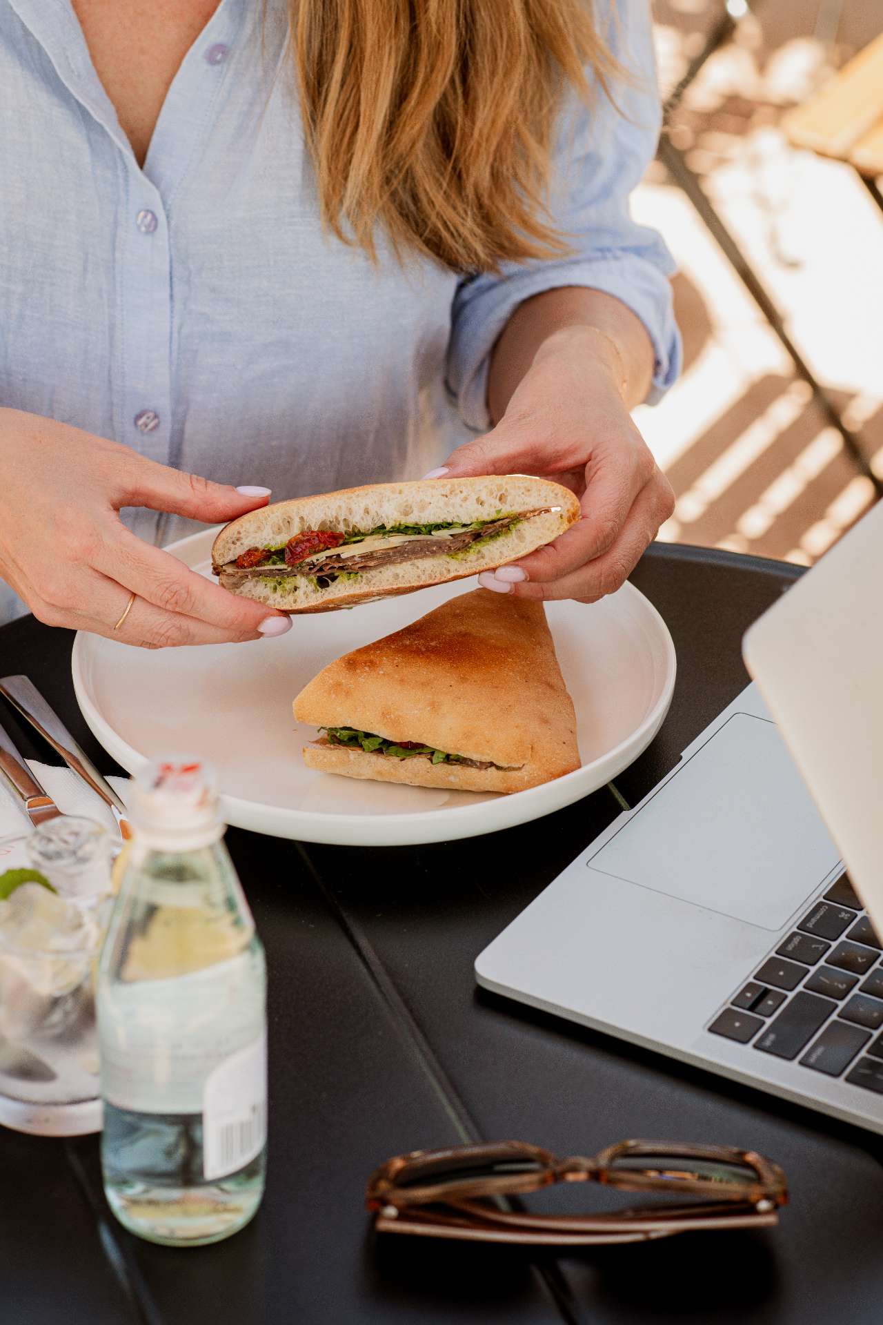 Sapore Gelateria – Café-glacier à l’ambiance italienne à Marrakech, proposant glaces artisanales, pâtisseries, plats salés et boissons gourmandes Sapore Gelateria – Café-glacier à l’ambiance italienne à Marrakech, proposant glaces artisanales, pâtisseries, plats salés et boissons gourmandes